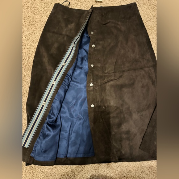 Banana Republic Brown Suede Skirt - Picture 2 of 4